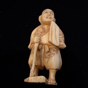 Beautifully Detailed and Signed Japanese Okimono of Elderly Man Holding an Axe